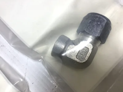 Parker 8-4 DBZ-SS Stainless Fittings Compression to Pipe 1/4”