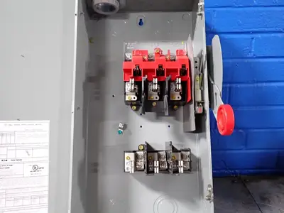 Eaton 100 A  Heavy Duty Switch