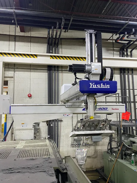 Used 2013 YUSHIN RCII-400-19-13 Robots CA | INJECTION DEPOT GROUP 6 #200834