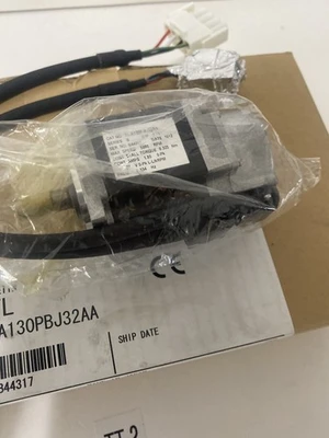 Neu Allen-Bradley Kinetix Servo Motor TLA130PBJ32AA TL-A130P-BJ32AA Ser. B