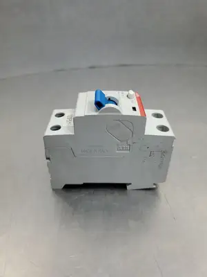 USED ABB 2CSF202101R0160 Circuit Breaker, 16A, 230VAC.