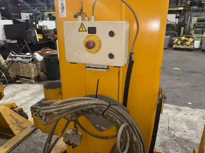 (4) 20 TON (160,000 LBS TOTAL) RAILWAY / NEUERO HEAVY DUTY MOBILE VERTICAL LIFT JACKS: YOBRO #24229