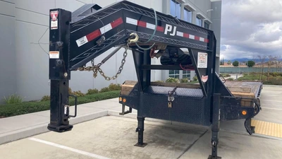 USED 2019 PJ Trailers FDQ40D2HAWKKTX