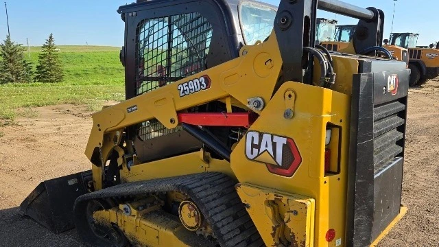 USED 2023 Caterpillar 259D3