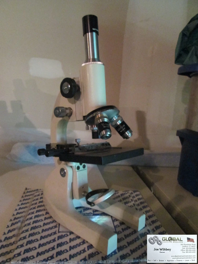 Boreal Model 31193-00 Monocular Microscope W/4/0.10, 10/0.25, 40/0.65 Lenses
