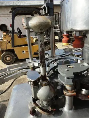 Filler, Bottle, 6 Valve, Federal, S/st, 1/2 HP #C736038