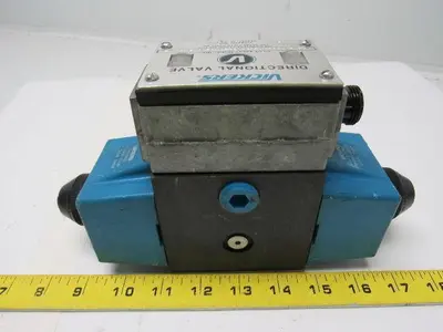 Vickers 02-127554  PA5DG4S4-LW-010C-B-60 Hydraulic Directional Control Valve