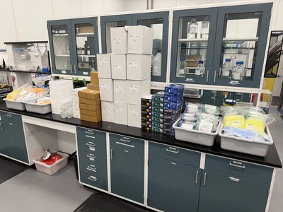Used _UNKNOWN_ _UNKNOWN_ Supplies and Labware Rhode Island US | Federal Equipment Company #1347656