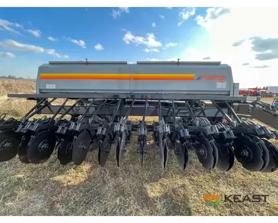 Used CRUSTBUSTER _UNKNOWN_ No-Till Drills Iowa US | Keast Enterprises #1360247