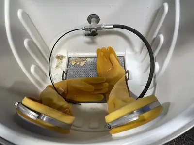 20.5”x18”x15” Waterjet Cleaning System
