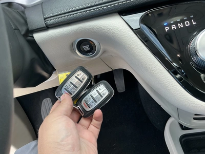 Used 2024 CHRYSLER PACIFICA HYBRID Vans Michigan US | Miedema Asset Management Group #1461350