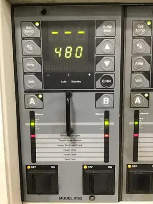 USED HUSKY 9152