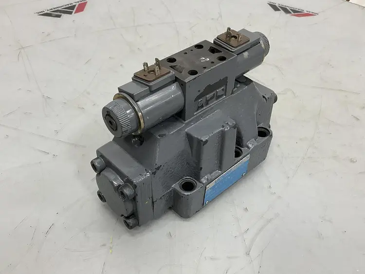 Used VICKERS DG5S-8-31C-E-T-M-U-HL7-B13-30-EN502 Valves/Fittings Michigan US | Ideal Machinery #691161