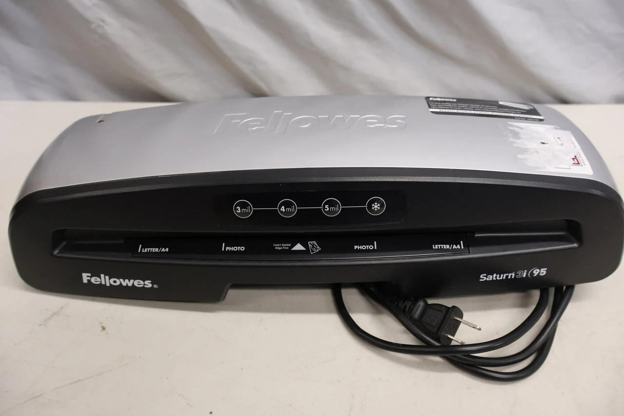 USED FELLOWS SATURN 3I95