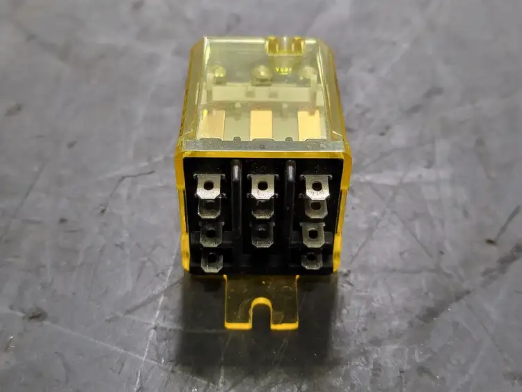 Used IDEC RR3B-US Misc Electrical & Power Parts British Columbia CA | Lenmark #246977