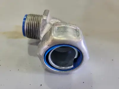 90 Degree 7/8" Conduit and Cable Connector