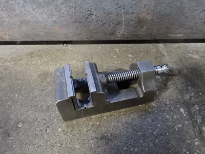 2 1/2" Vise