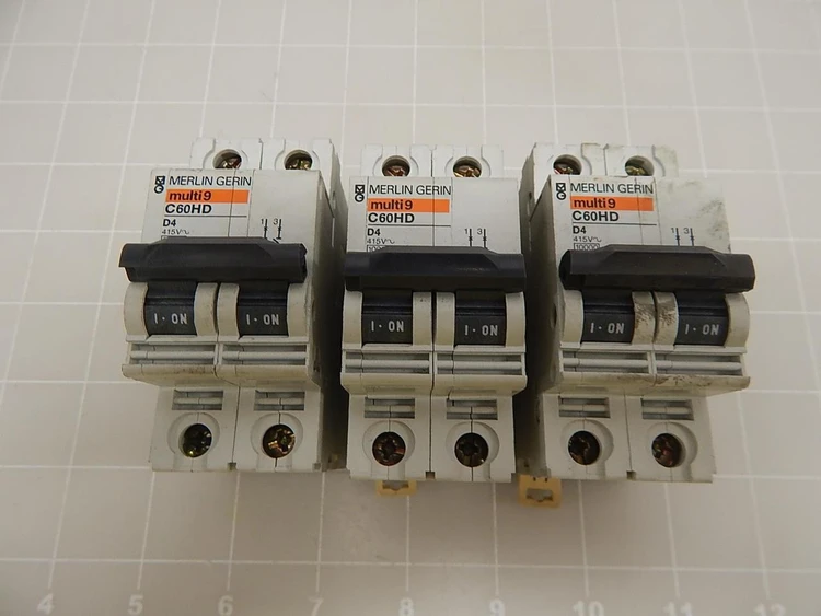 Used MERLIN GERIN _UNKNOWN_ Circuit Breakers Texas US | OCO Industrial #1676317