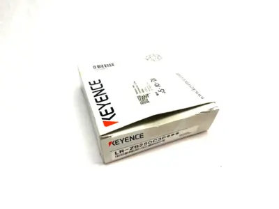 USED KEYENCE SELF-CONTAINED CMOS DISTANCE BASED LASER SENSOR, 3-PIN 250MM