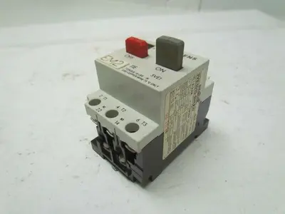 Siemens 3VE1015-8HU00 Motor protector starter 2-3.2Amp 3 pole 660V