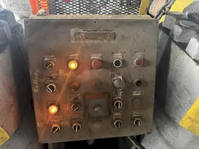 2000 TON HEAVY DUTY 4-POST HYDRAULIC PRESS, USED FOR STRAIGHTENING PIPE & BAR: YOBRO #25137