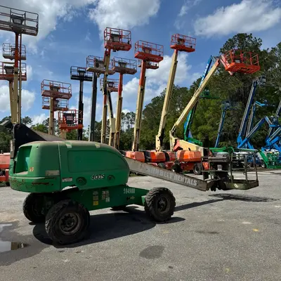 USED 2014 JLG 400S