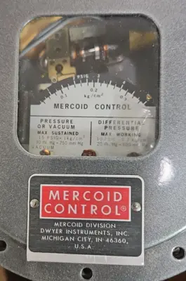 Mercoid DWYER PGW-3 P2 Differential Pressure Switch Loc5D17