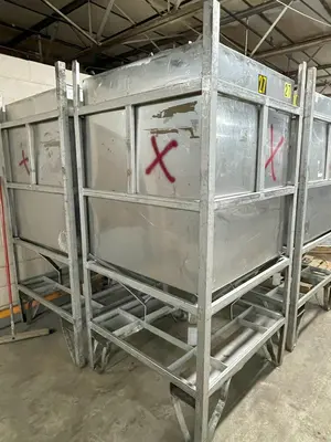 _UNKNOWN_ _UNKNOWN_ Totes | Envoy Equipment LLC (1)
