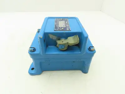 Square D 2510-KR-2H Manual Motor Start Switch Type 4 Watertight 10HP 600V 3PH