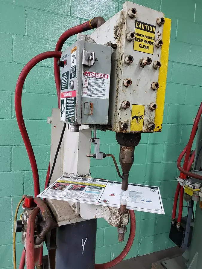 Used RIVET AIR PRESS Air Presses CA | B & B RIVET MACHINE #1232011
