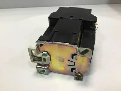 USED TELEMECANIQUE LP1D3210