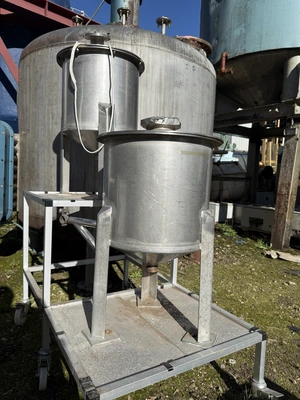 30L S/S Enclosed Vertical Tank
