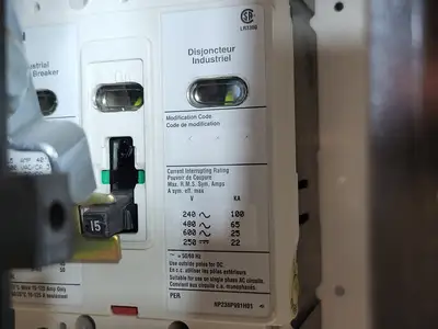 Used EATON SVX002A1-5A4N1 Switchgears British Columbia CA | Lenmark #240176