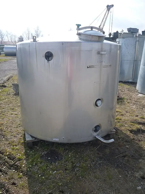 Used _UNKNOWN_ 3,900 LITRE Stainless Steel Tanks PL | Perry Equipment #121571