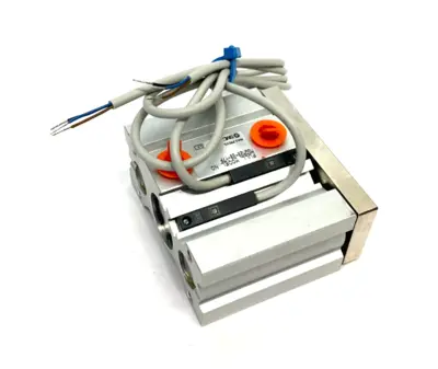 USED SMC GUIDED PNEUMATIC CYLINDER SLIDE BEARING 20MM STROKE