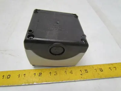 Siemens 3SBES9003 Horizontal Pushbutton Station Jam Reset Illuminated Yellow
