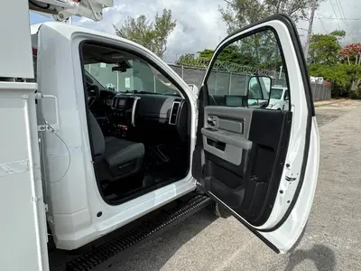 Used 2017 RAM 5500 Bucket (boom) trucks Florida US | Truck and Van Outlet #1509174