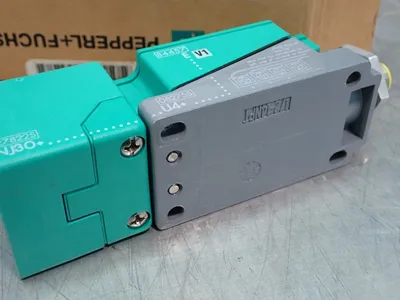 NEW PEPPERL + FUCHS NJ30+U4+EV1