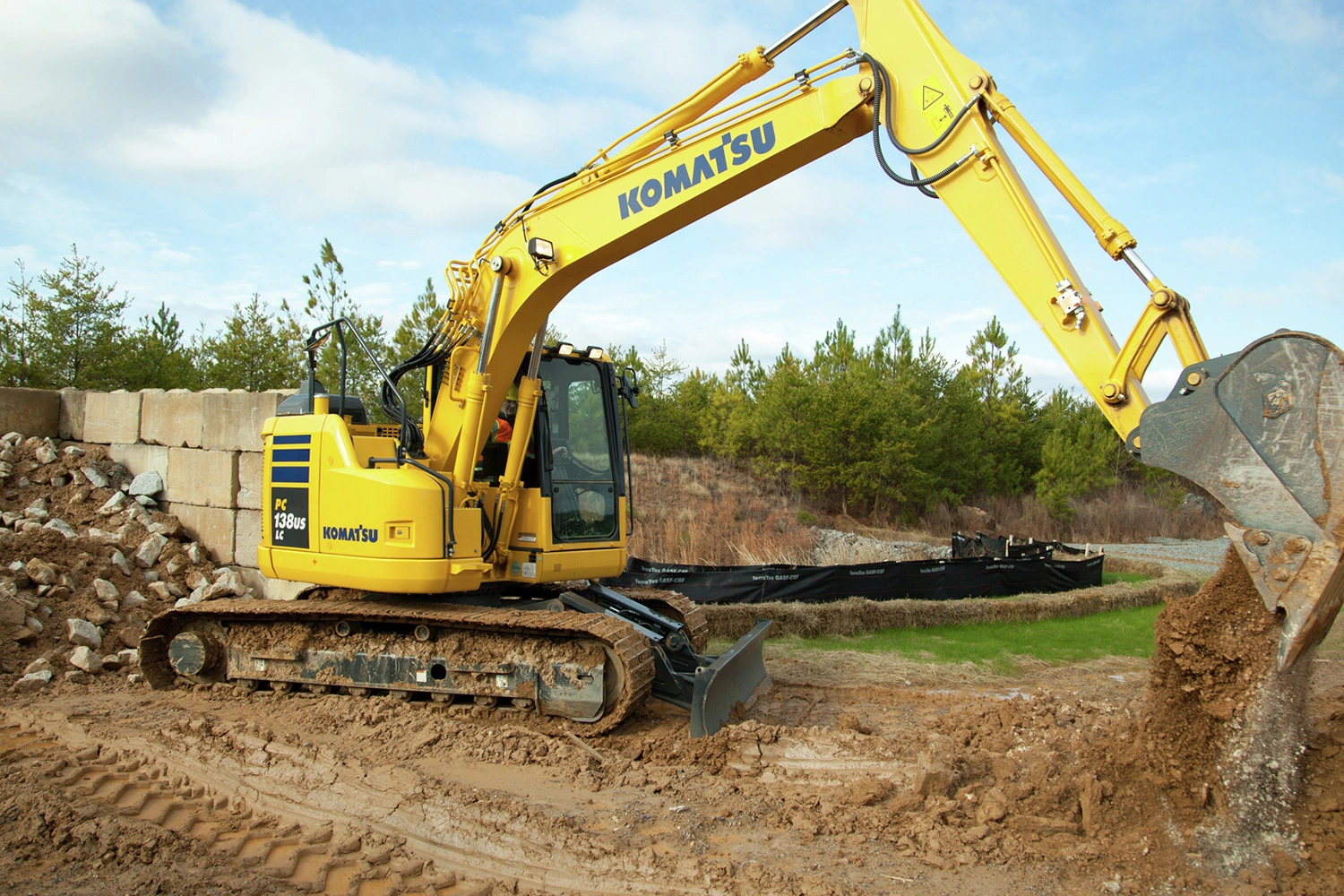 USED 2023 Komatsu PC138