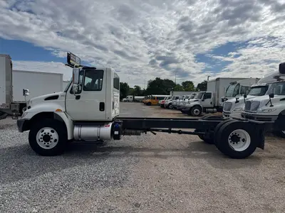 Used 2018 INTERNATIONAL DURASTAR 4300 Cab Chassis trucks Florida US | Truck and Van Outlet #1509142