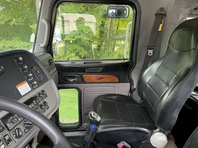 USED 2011 PETERBILT 367