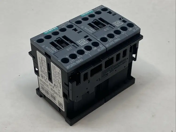 Used SIEMENS CONTACTOR (2X) W/ 3RA2913-3EA1 OVERLOAD RELAY Relays & Switches | Maverick Industrial Sales #1104617