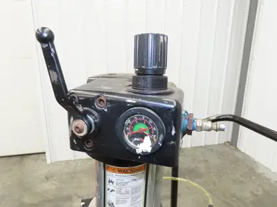 ARO AF0441-01 Pneumatic Extrusion Pump 6549 PSI 5 Gal Pail Lifter Unloader Cart