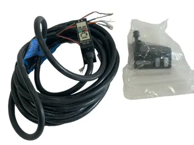 NEW KEYENCE PZ-42 PHOTOELECTRIC SENSOR PZ42