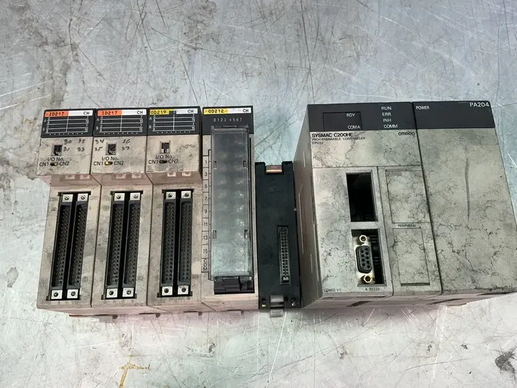 Used OMRON C200HWCOM02V1 Programmable Logic Controllers Ohio US | HGR 24 #1345362