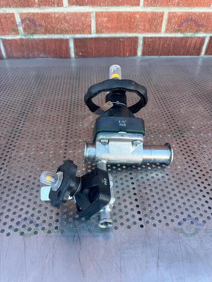 USED 2- ITT PURE FLO RA25MAX DIAPHRAGM VALVE W/ 1 1/2" TO 3/4" SANITARY FITTING