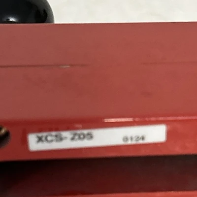 USED Telemechanique XCS-Z05