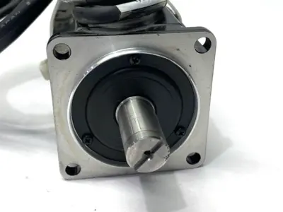 USED YASKAWA SGMAS-04A2A-FJ13