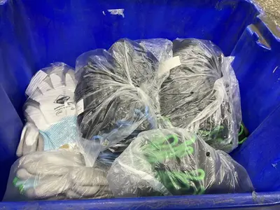 Used _UNKNOWN_ _UNKNOWN_ Gloves Ohio US | HGR 24 #1370182