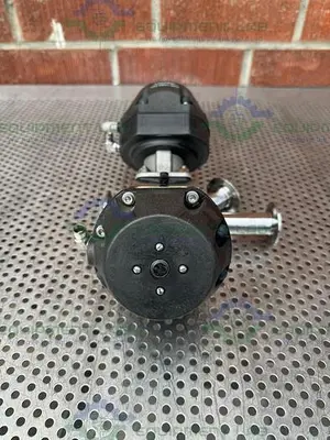 USED 2 ITT PURE FLO ADVANTAGE 3 - WAY DIAPHRAGM VALVE W/ 1" SANITARY FITTING